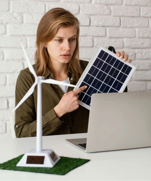 productores energia solar mujer